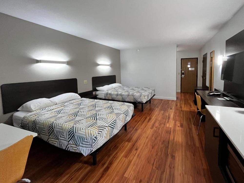 Quadruple Room - Non-Smoking interior